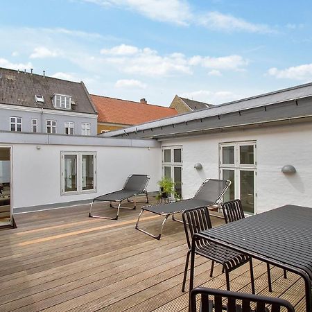 Central 3-Bedroom Apartment With A Big Terrace And Fitness Room Ålborg Exterior foto