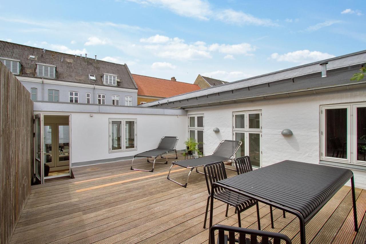 Central 3-Bedroom Apartment With A Big Terrace And Fitness Room Ålborg Exterior foto